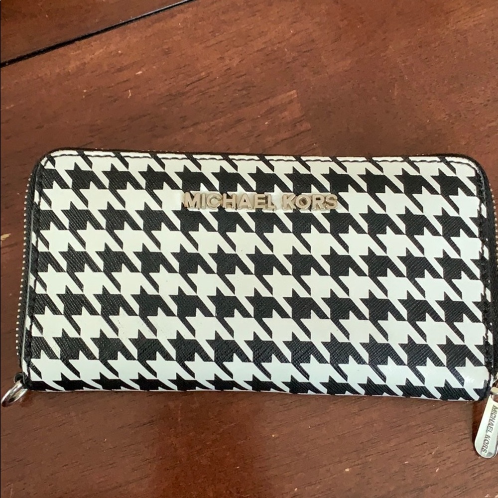 Michael Kors Wristlet